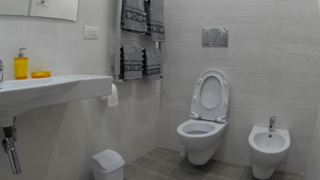 Il Centro Apartments Bari Luaran gambar
