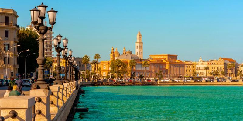 Il Centro Apartments Bari Luaran gambar
